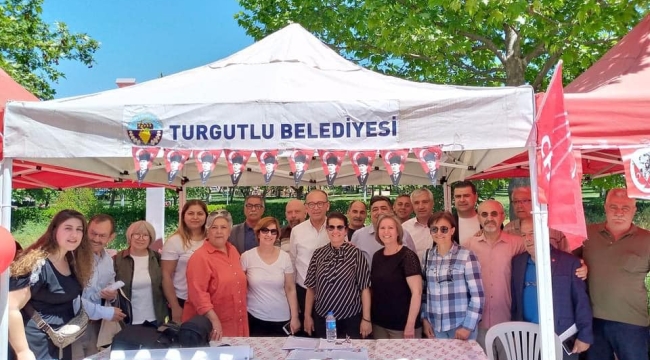 Turgutlu'da anneler günü kutlaması
