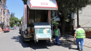 Turgutlu'de çöp konteynerlerinde yaz temizliği