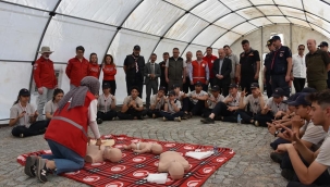 Vali Karadeniz afet eğitim kampını ziyaret etti.