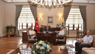 Akhisarlı muhtarlardan vali Karadeniz'e ziyaret