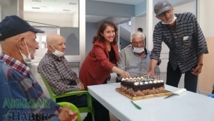 AKP'li kadınlar babalar günü kutlaması