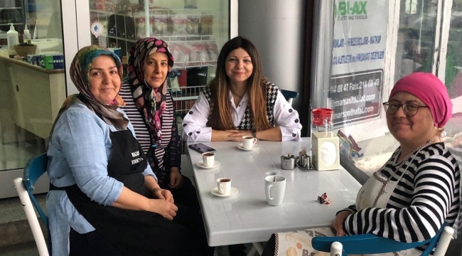 AKP'li kadınlar esnaf ziyaretinde 