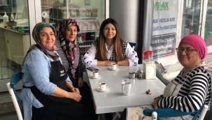 AKP'li kadınlar esnaf ziyaretinde 