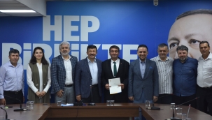 AKP'liler mazbata törenine katıldı