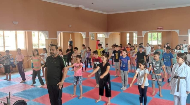 Alaşehir belediyesinin açtığı karate kursu başladı