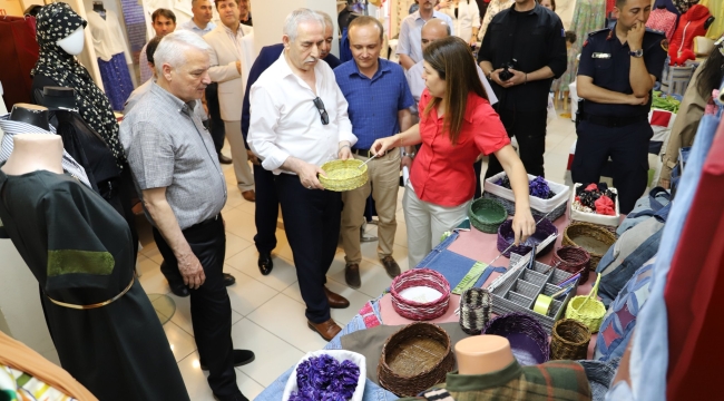 Başkan Bilgin yıl sonu sergisini gezdi