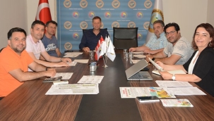 Bir araya gelen sektör temsilcileri sorunları tartıştı