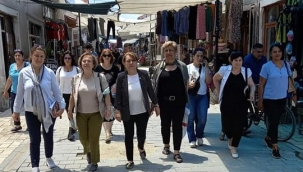 CHP'li kadınlar Kula'da alan çalışmasında