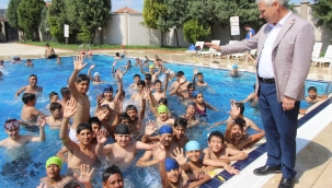 Çocukların havuz keyfi