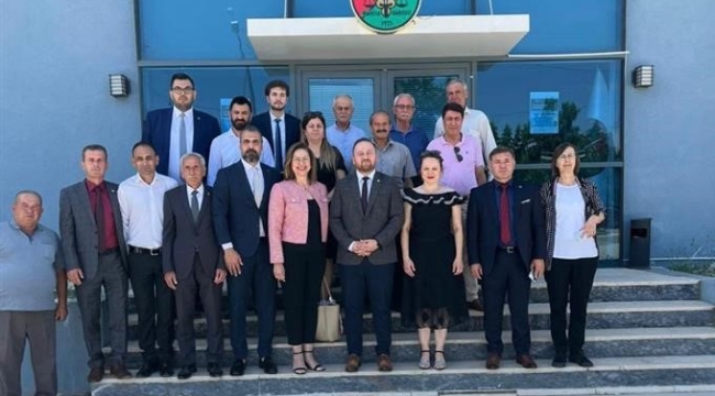 Demokrat parti yöneticileri baroyu ziyaret etti.