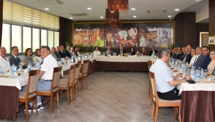 Emekli olan Köksal'a veda yemeği