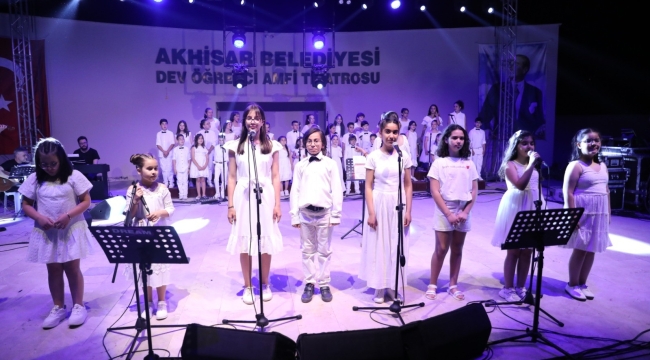 Geleceğin Sanatçıları izleyenleri mest etti