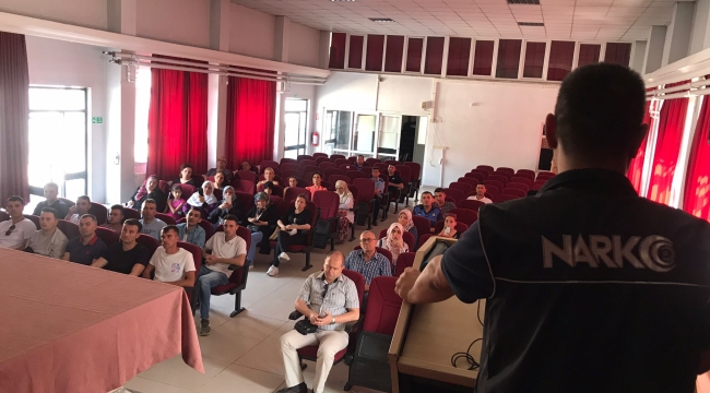 Öğrenci veli ve görevlilere  UYUMA projesi eğitimi