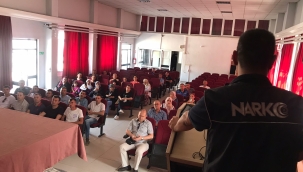 Öğrenci veli ve görevlilere  UYUMA projesi eğitimi