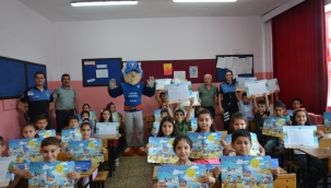 Polis maskotu Kanka karne dağıttı