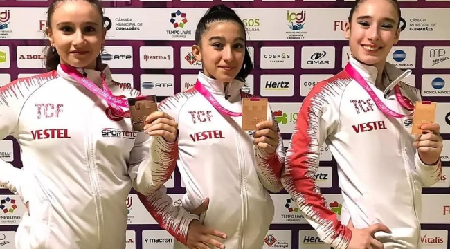 Vali Karadeniz, madalya kazanan milli sporcuları kutladı