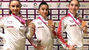 Vali Karadeniz, madalya kazanan milli sporcuları kutladı