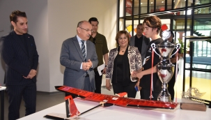  Vali Karadeniz, okullarda incelemelerde bulundu