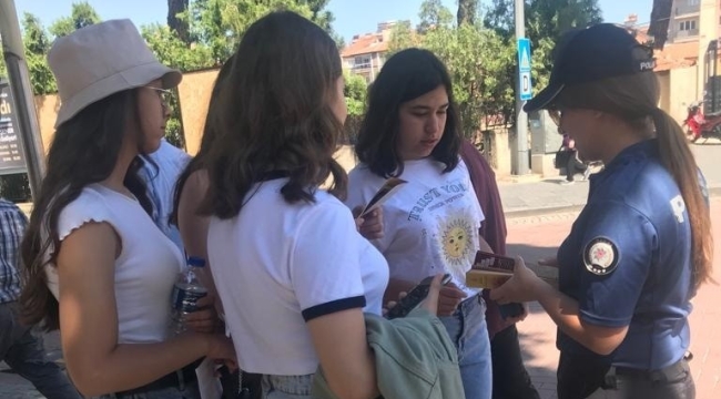 Vatandaşlara eğitici broşür dağıtıldı