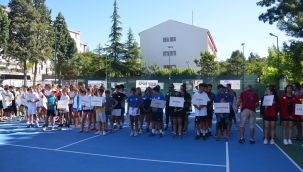 20 ilden 155 teniscinin katıldığı yarışma Demirci'de başladı