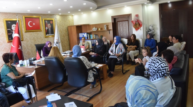AKP'den 'Kadın emeği Türkiye'nin İstikbali' çalışması