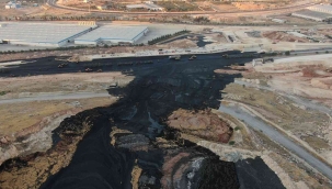 Atıksu taştı otoyol trafiğe kapandı