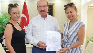 Başarılı emlak danışmanları belgelerini aldı