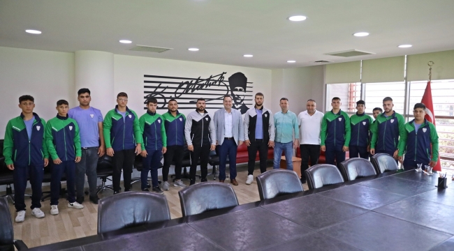 Başkan Dutlulu,pehlivanlardan başpehlivanlğı istedi