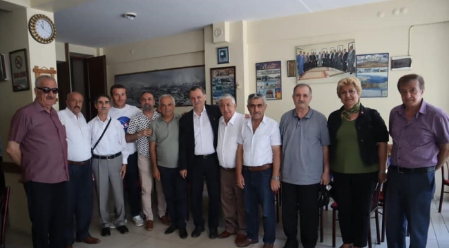 CHP'liler mahalle ziyaretlerini bayramda da sürdürdü