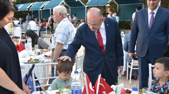 Gazi ve şehit aillelerine yemek