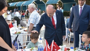 Gazi ve şehit aillelerine yemek