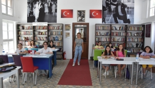 Hen egleniyorlar hem öğreniyorlar