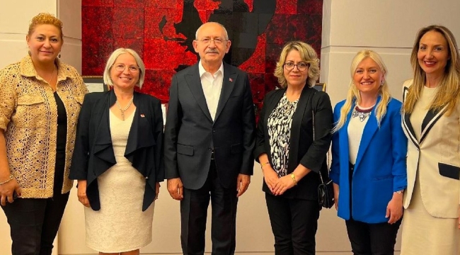 Kılıçdaroğlu,CHP'nin 85 bininci kadın üyesiyle görüştü