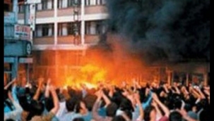 Madımak katliamının üzerinde 29. yıl geçti 