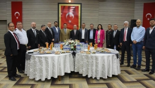 Polisevinde bayramlaşma