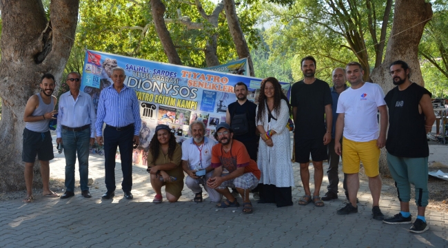 Salihli'de başlayan Dionisos tiyatro şenliğine 6 ülke katıldı