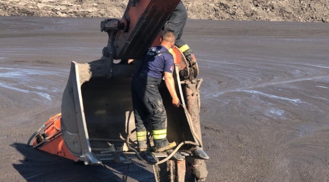Soma'da çamur havuzu çöktü operatör kayıp