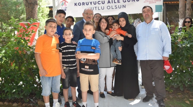 Vali Karadeniz ve eşi,koruyucu ailelerle bir araya geldi