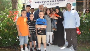 Vali Karadeniz ve eşi,koruyucu ailelerle bir araya geldi