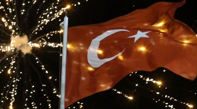 Akhisar'da 30 agustos çoşkusu sokaklara sığmadı
