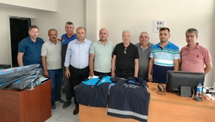 Başkan Bilgin'de bekçilere kıyafet desteği