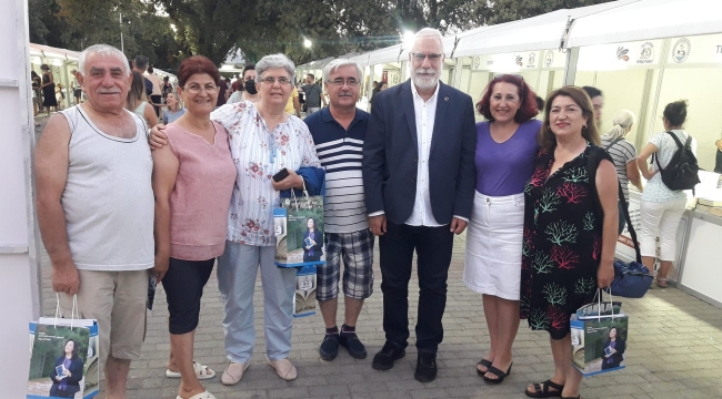 CHP'li kadınlar kitap fuarını gezdi