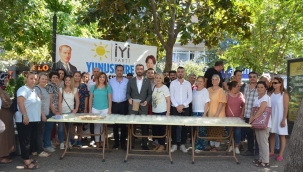 İyi parti aşure hayrı ağızları tatlandırdı