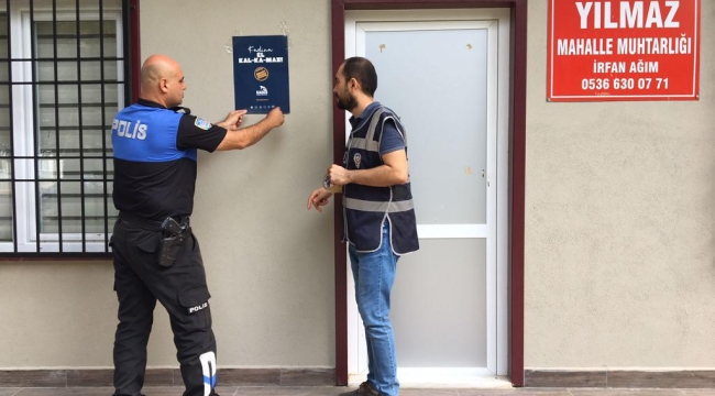 Kadına el kalkmaz afiş dağıtımı