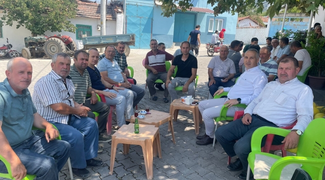 Müdür Öztürk,Saruhanlı'da çiftçilerle buluştu