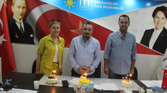 Siyasete doğum günü arası