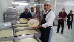 Soma helvası iki asırdır geleneksel yöntemlerle üretiliyor. 