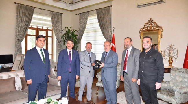 Vali Karadeniz'e davet