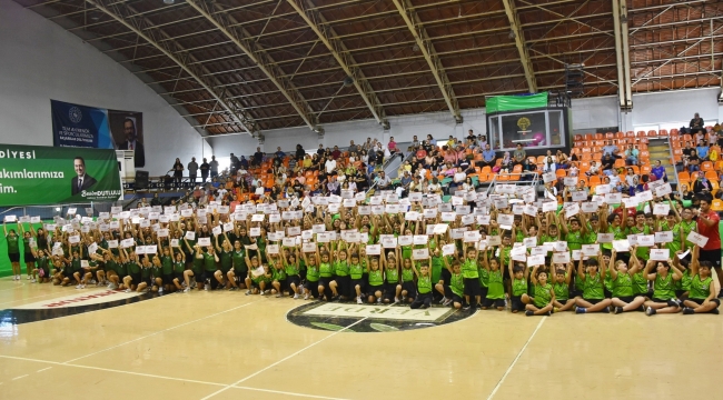 Yaz spor okullarından 1500 genç sartfika aldı