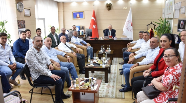 AKP heyeti müdür Öztürk'ü ziyaret etti